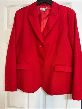 Beautiful Pendleton Bright Red Tailored 100% Virgin Wool Blazer. Like new